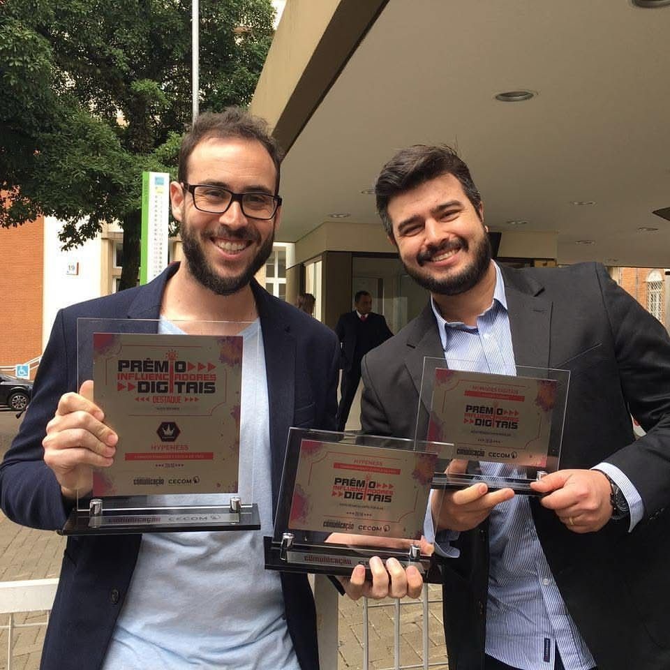 Team with Digital Influencers Award trophies